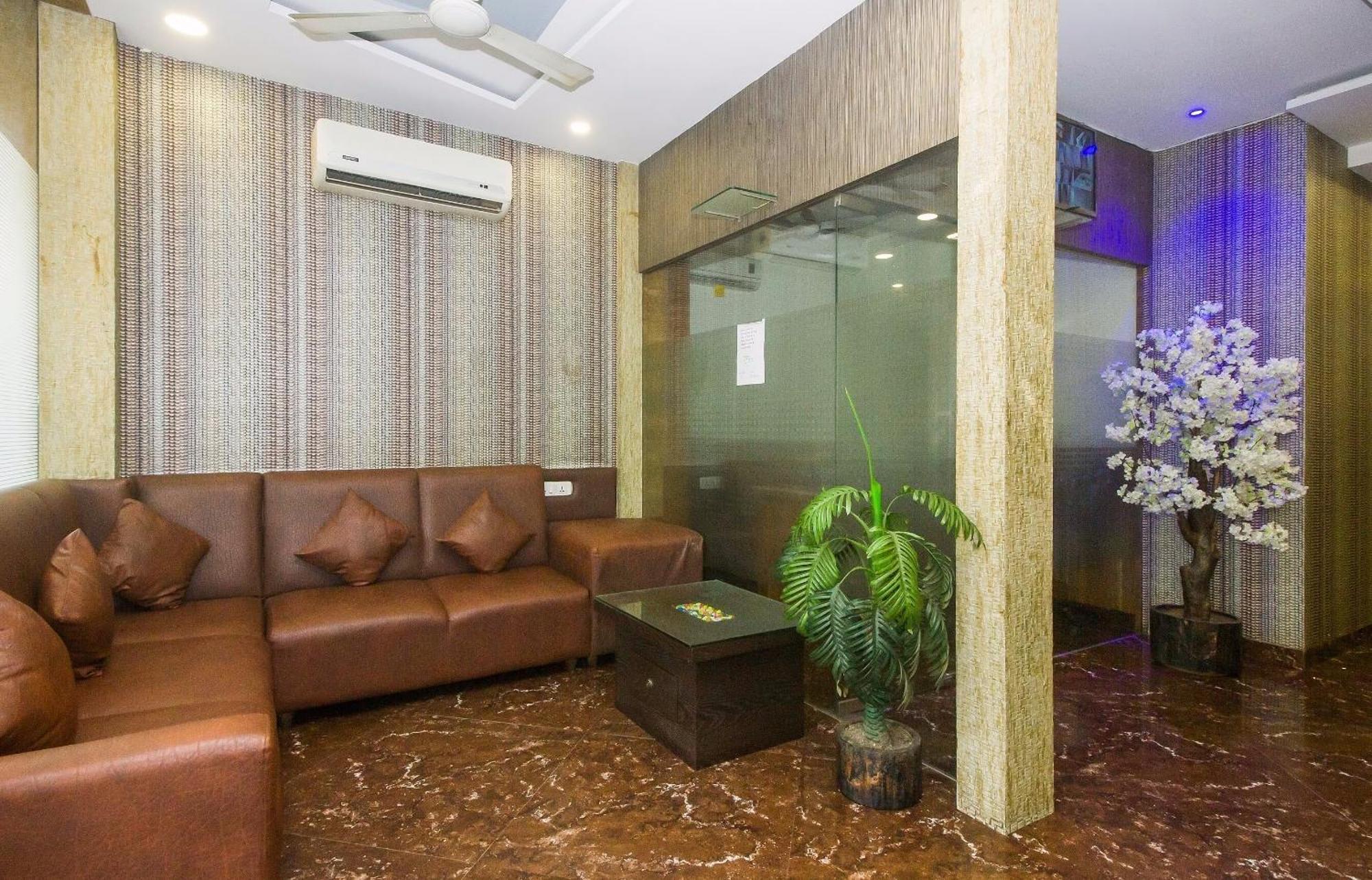 מומביי Capital O Hotel Pearl Near Us Embassy מראה חיצוני תמונה
