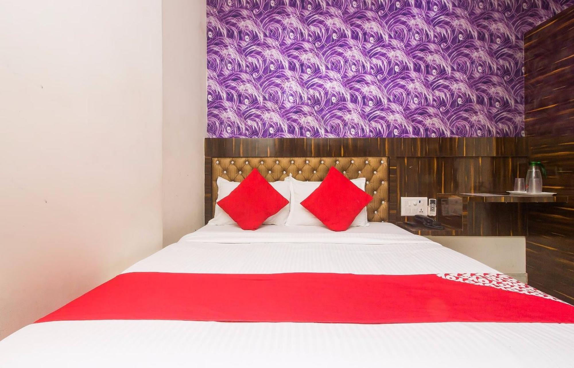 מומביי Capital O Hotel Pearl Near Us Embassy מראה חיצוני תמונה